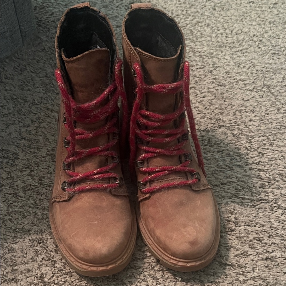 Sorel Brown Boots with Red Accents